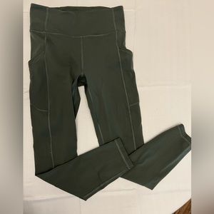 Lululemon invigorate tight 25” and size 6 in Smoked Spruce